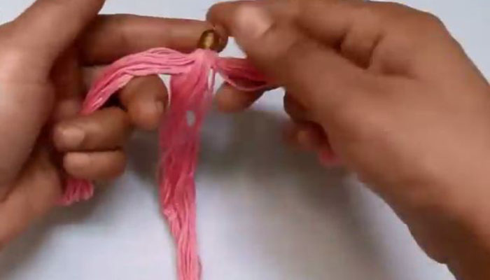 плетем розовую косичку